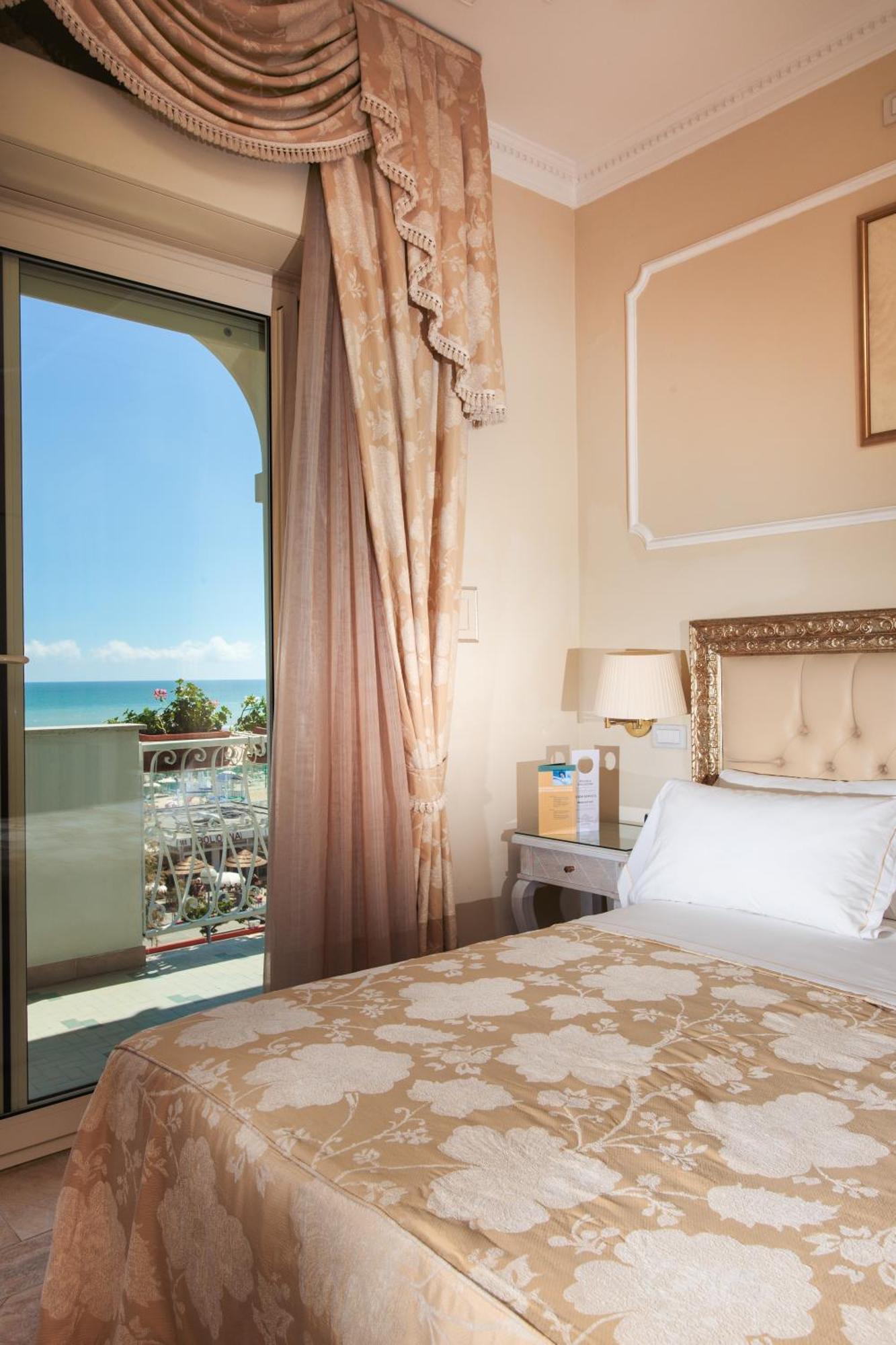 Hotel Gambrinus Cervia Exterior photo