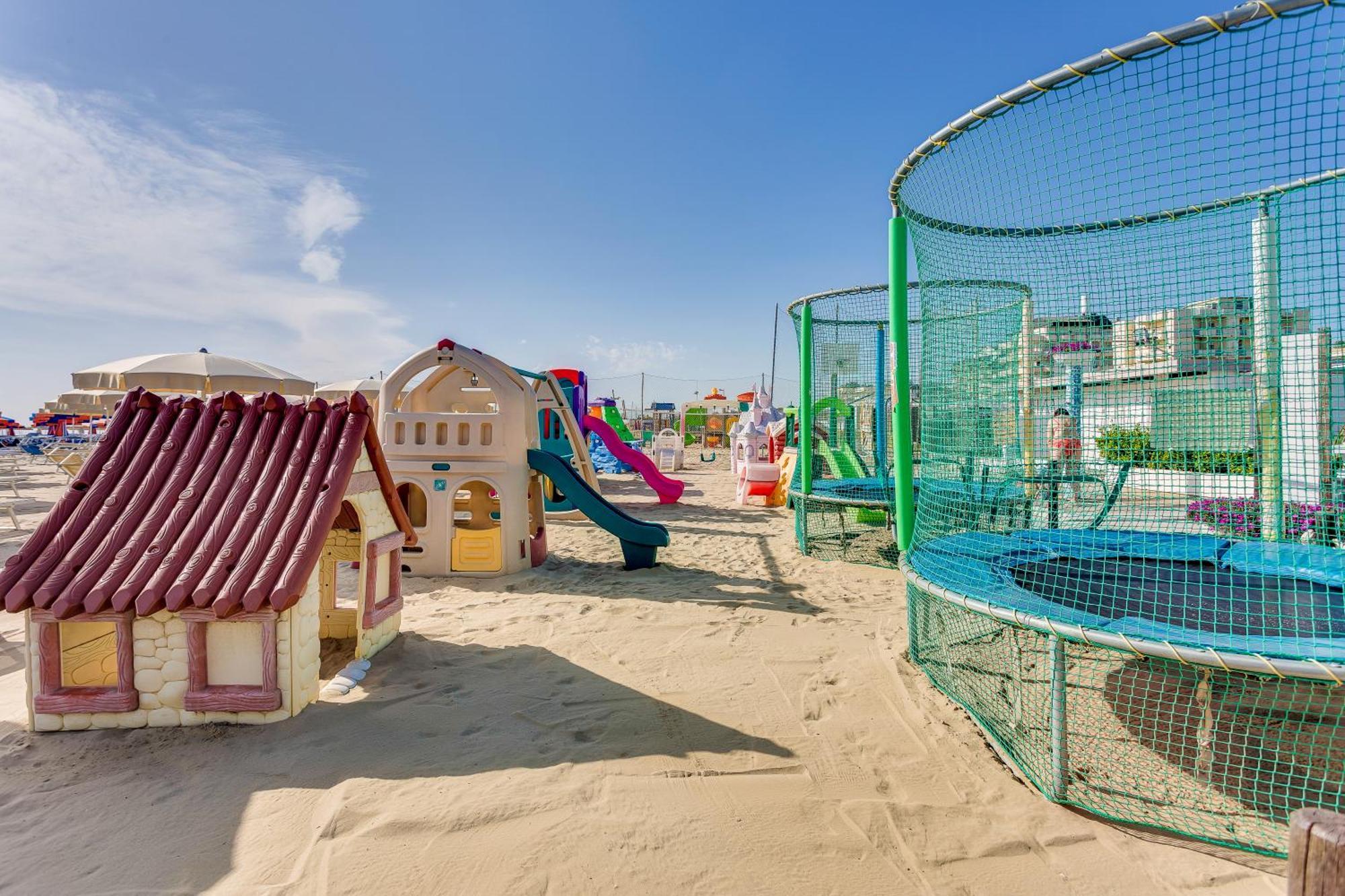 Hotel Gambrinus Cervia Exterior photo
