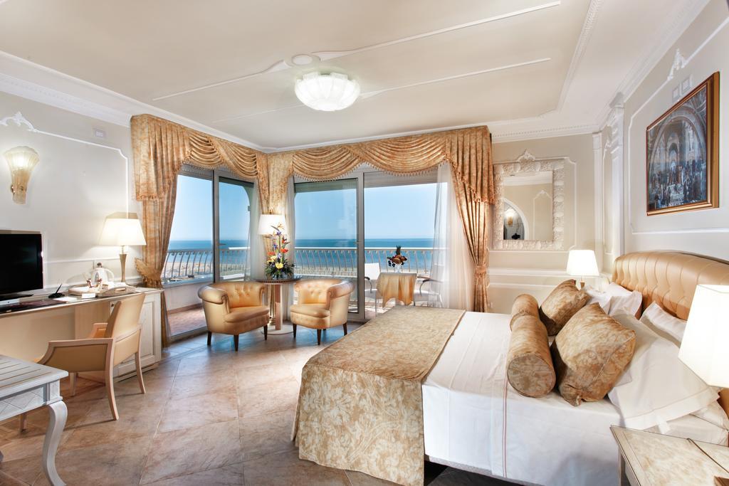 Hotel Gambrinus Cervia Exterior photo