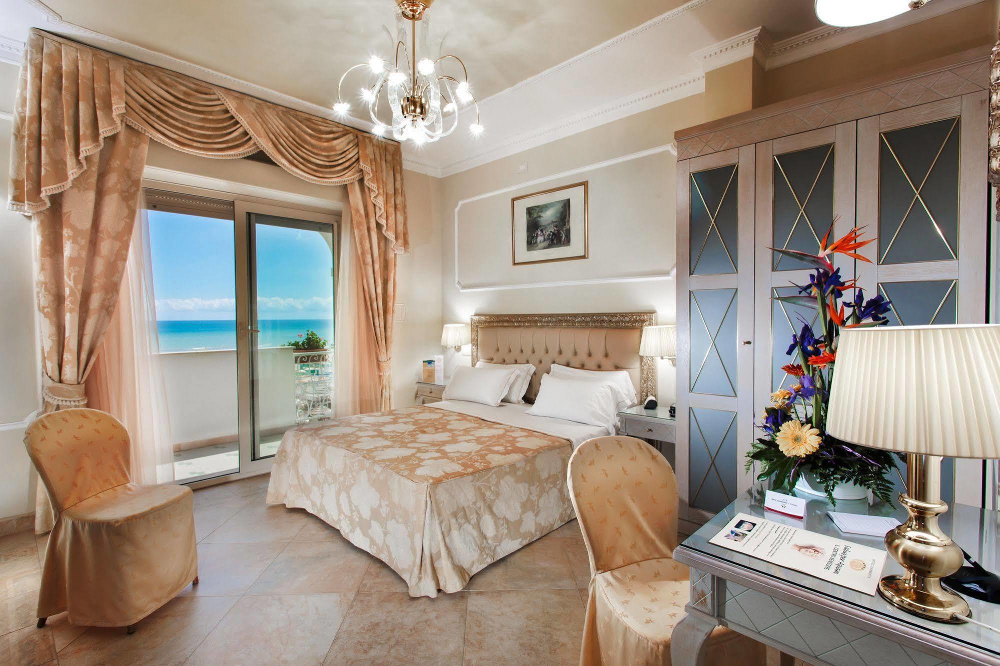 Hotel Gambrinus Cervia Exterior photo